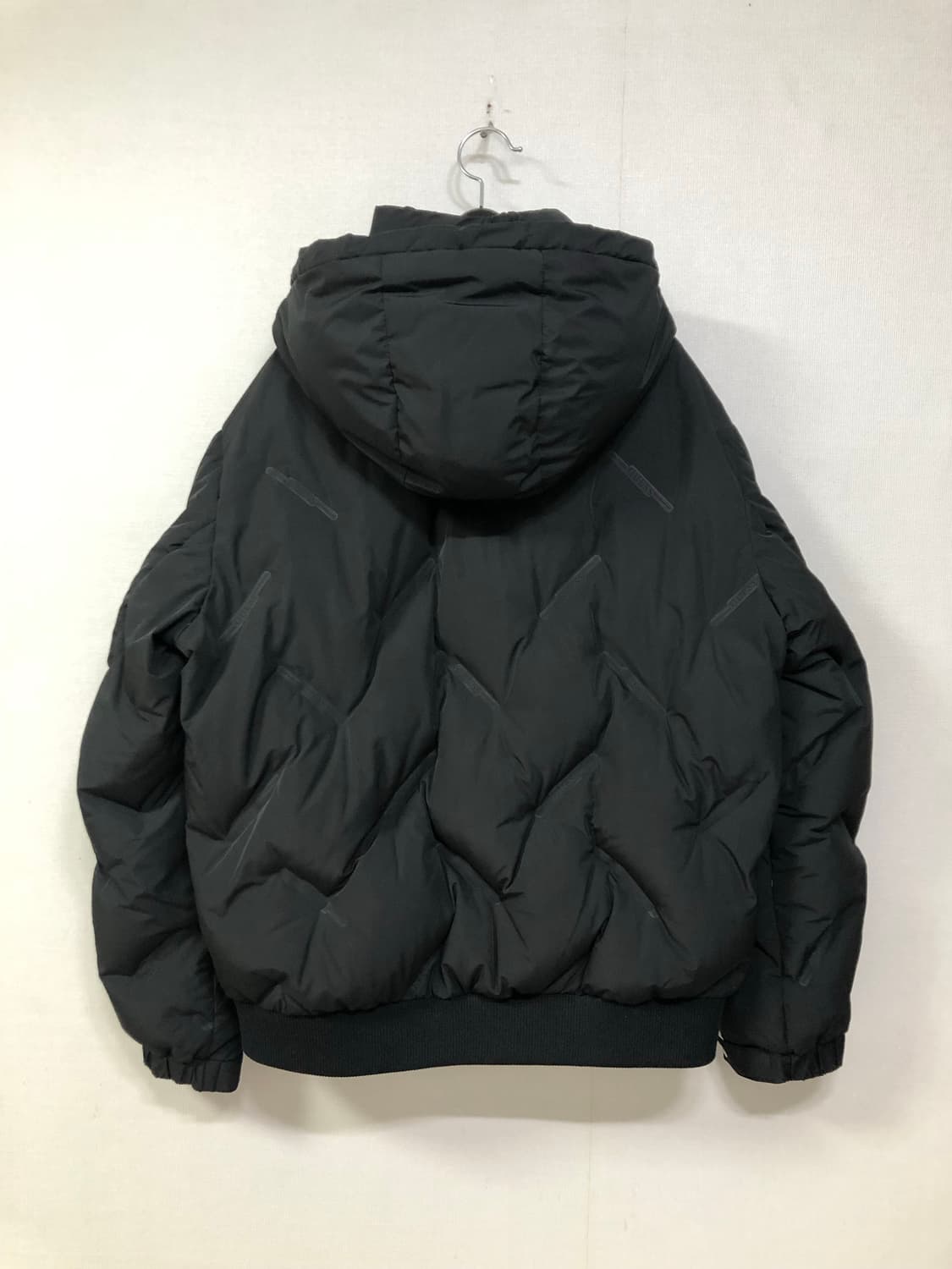 GUESS 게스 볼륨 후드 숏패딩 _ 블랙 105, XL 상품이미지6