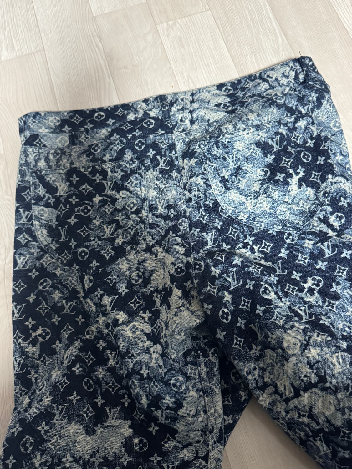 루이비통 버질아블로 태피스트리 모노그램 데님 팬츠 34 상품이미지5
