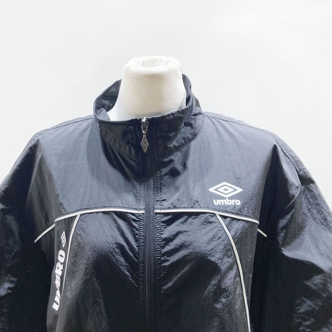 엄브로 2024 여성바람막이 반팔집업 S  상품이미지2