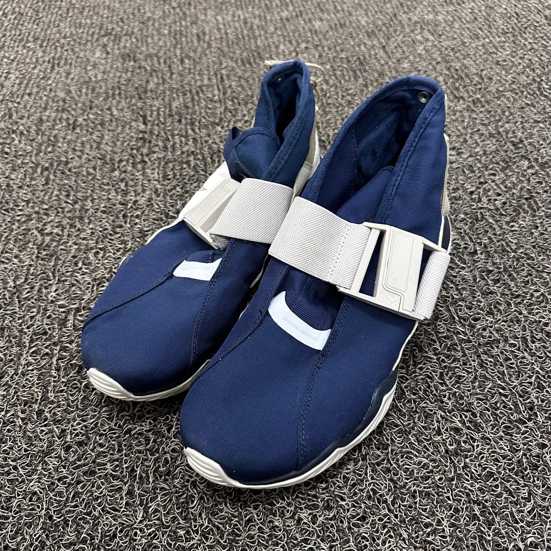 NIKE 나이키 커뮤터 고프코어 운동화 250 상품이미지1