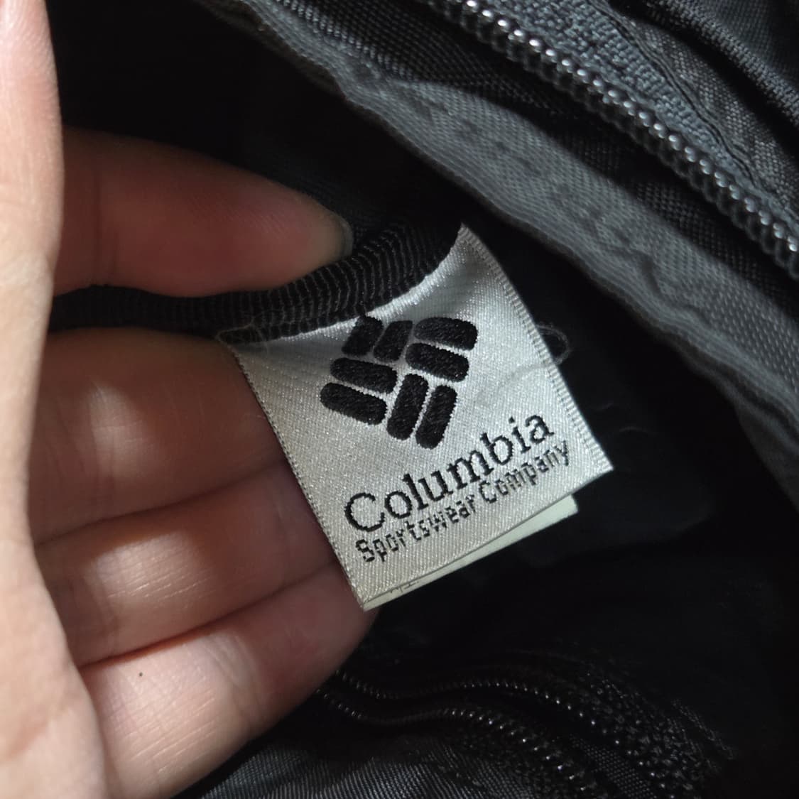 컬럼비아 코프코어 멀티포켓 테크 미니 크로스백 상품이미지8