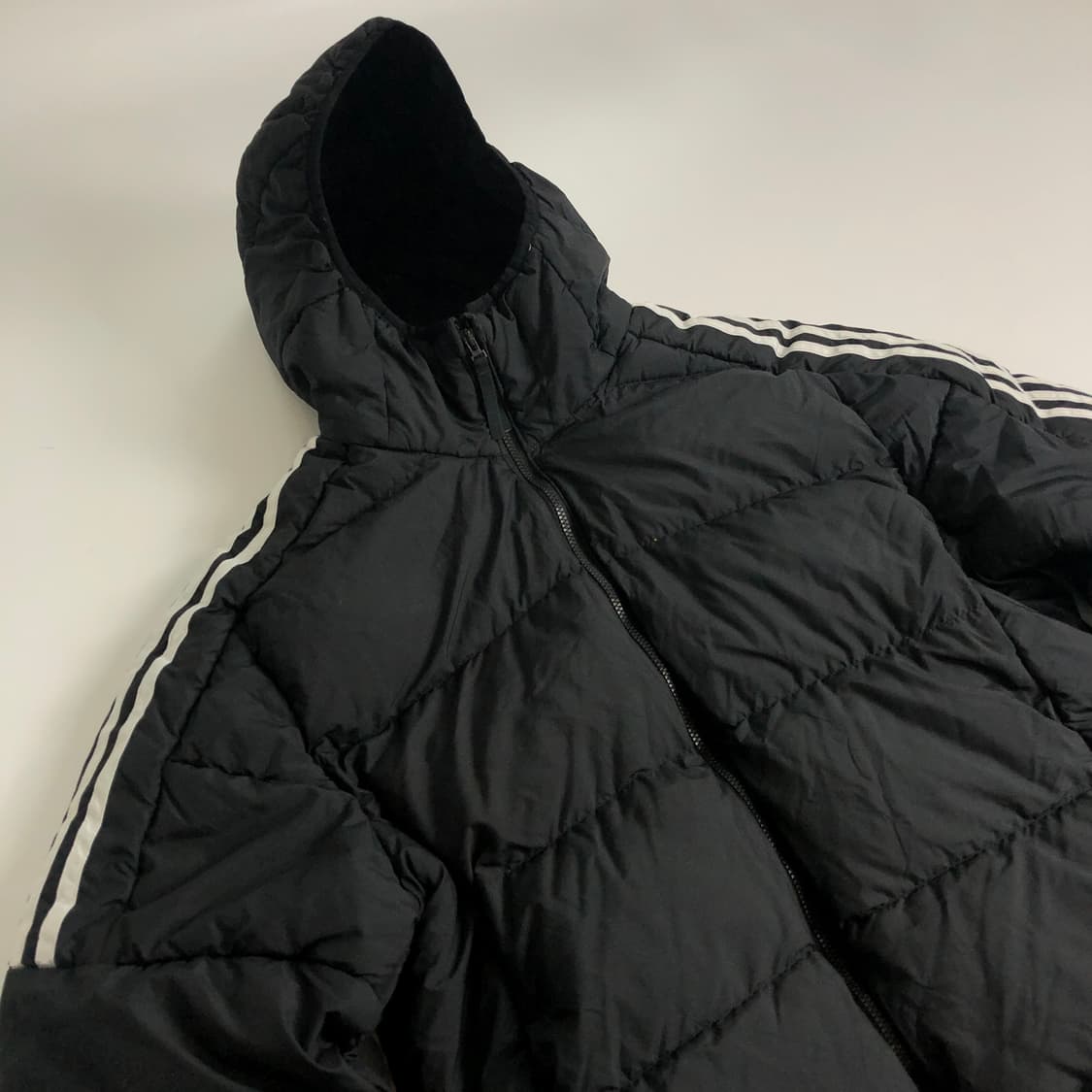 아디다스 숏 덕다운 패딩 우먼XL 상품이미지3