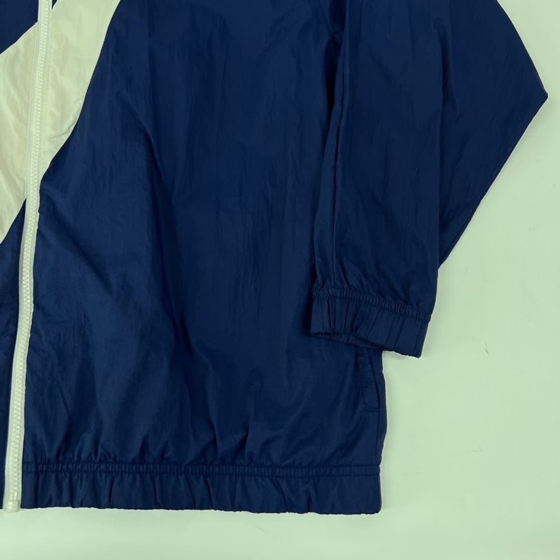 나이키 빅로고 바람막이 상품이미지3