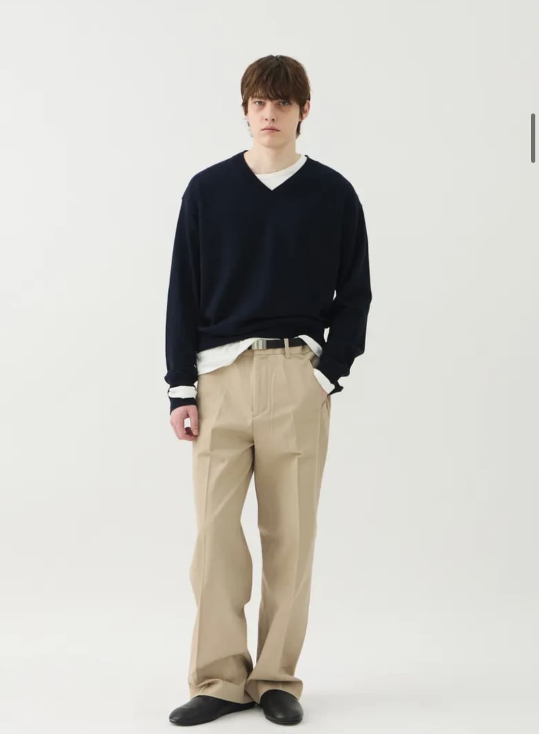 [L] 윈더 슬리브컷 브이넥 니트 네이비 상품이미지2