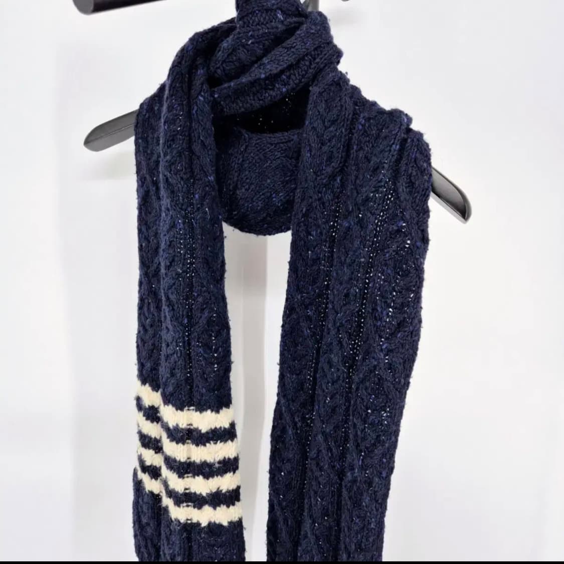 [감정완료] 톰브라운 사선완장 후디 머플러 목도리 네이비 상품이미지3