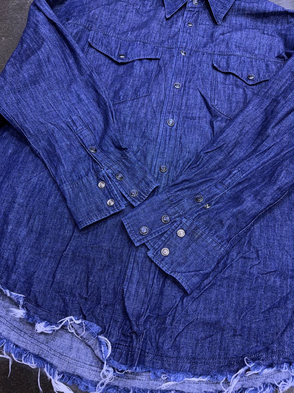 비바스튜디오 데미지 웨스턴 데님셔츠 딥인디고 L 상품이미지7