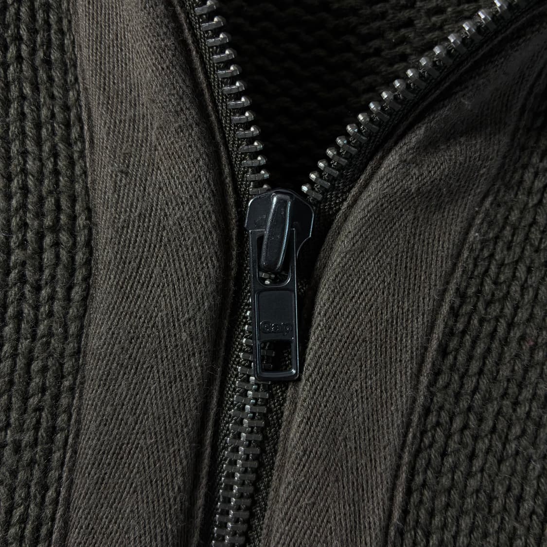 Gap  갭 00,s 다크 브라운 니트 집업  상품이미지4