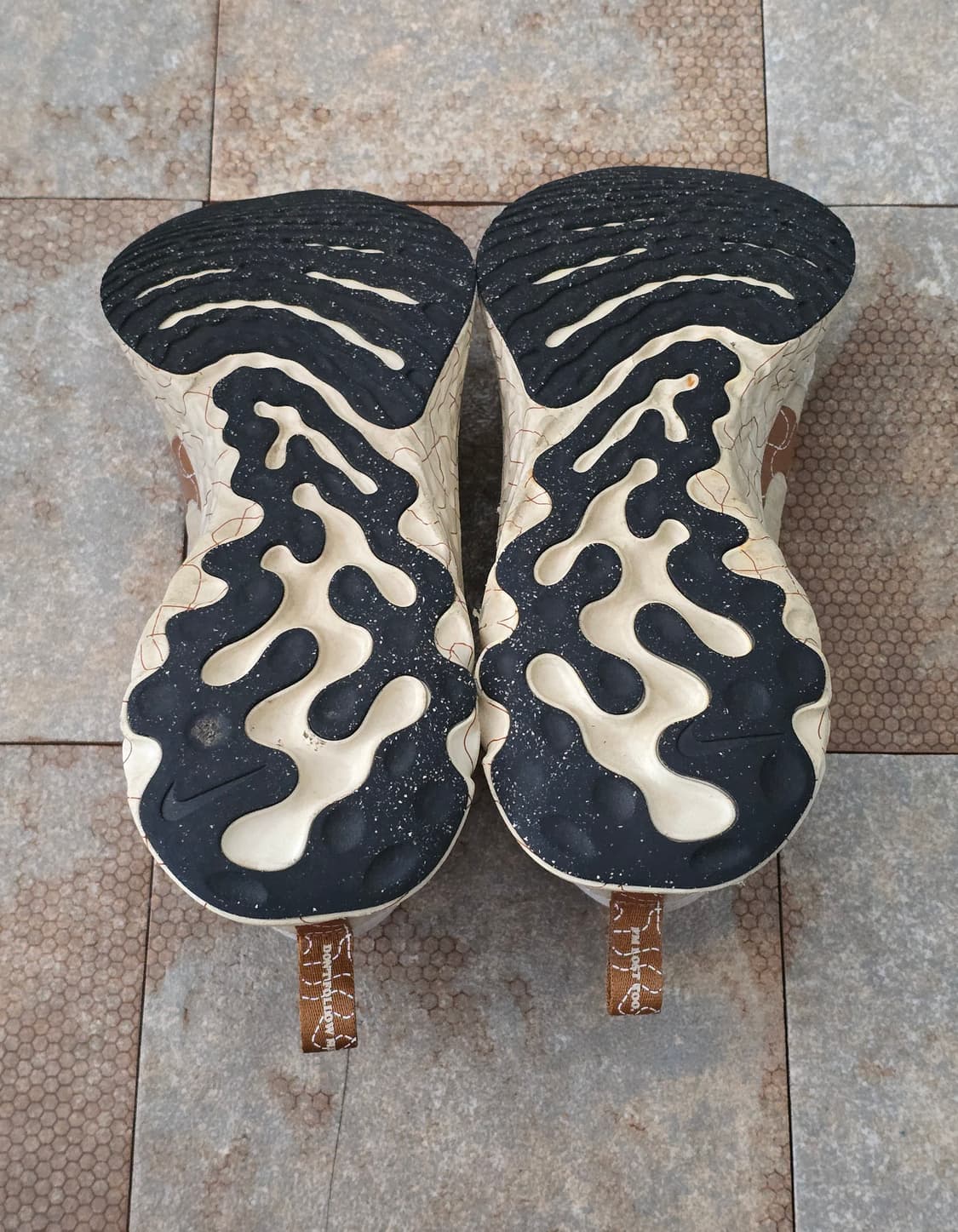 (265)나이키 리액트 인피니티 런 플라이니트 3 프리미엄  상품이미지10