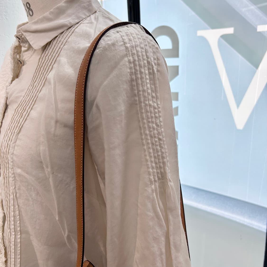 Burberry Ivory Lyocell Shirts 상품이미지5