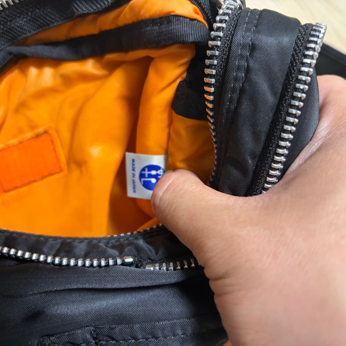 제품 : 요시다포터 porter 탱커 숄더백 S 블랙  사이즈 : 260 상품이미지10