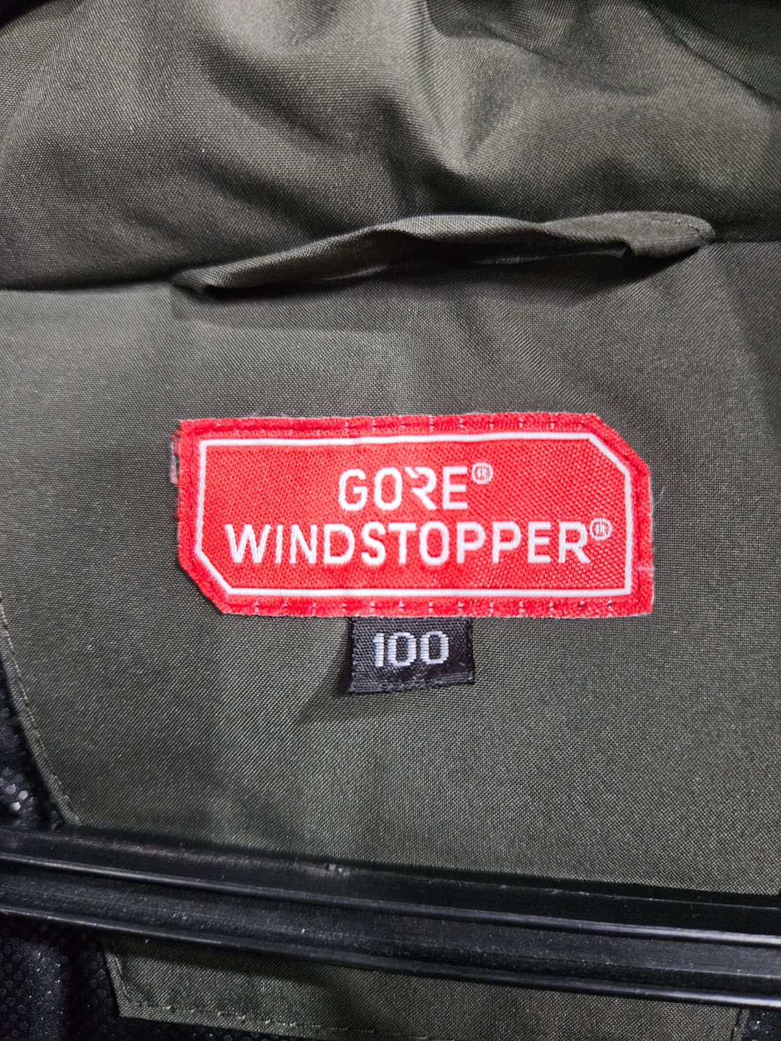 고어 윈드스토퍼 다크카키컬러 남성 100 구스다운 패딩  상품이미지3