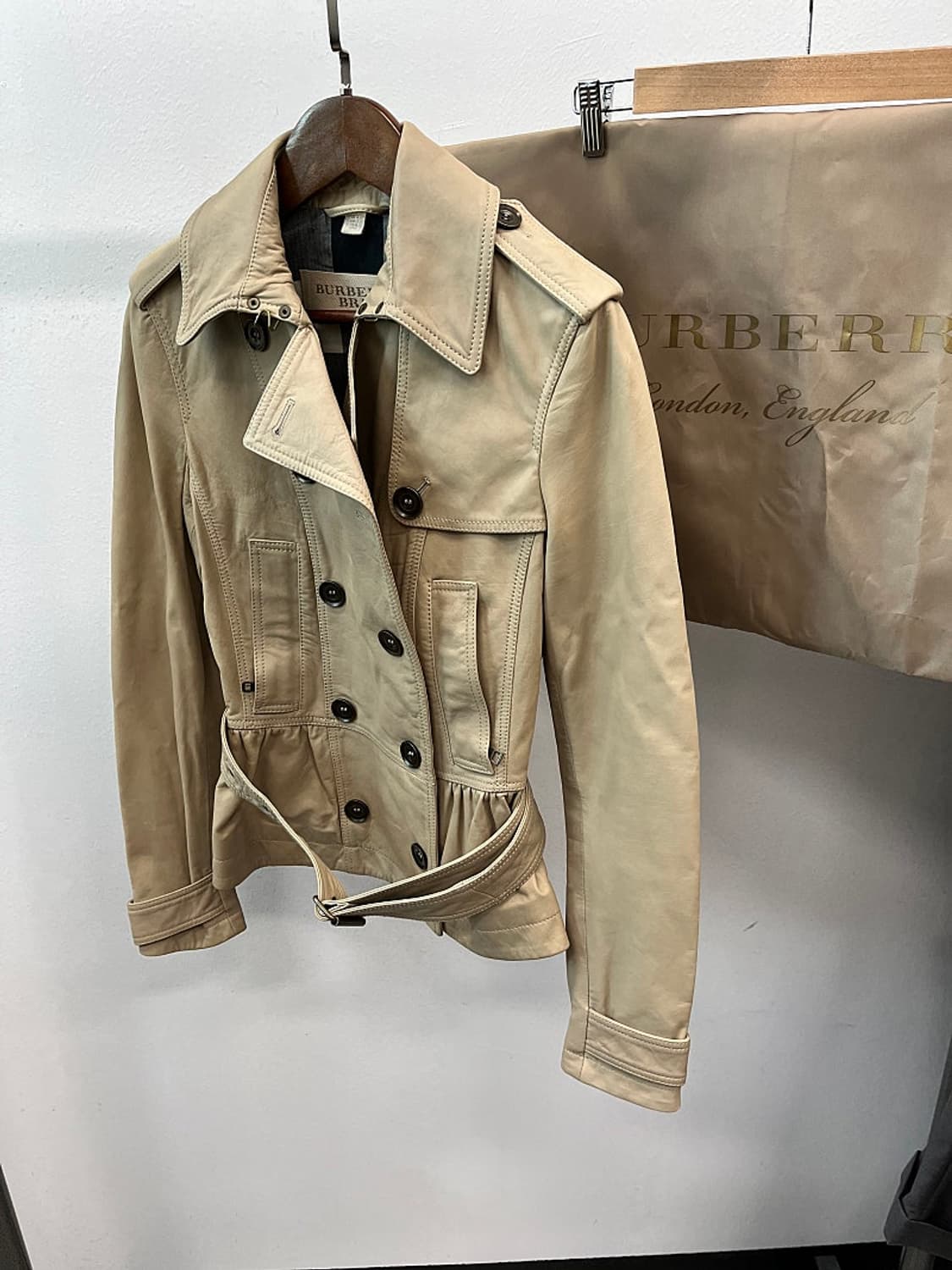 여) 버버리 카프스킨 숏 트렌치자켓 상품이미지1