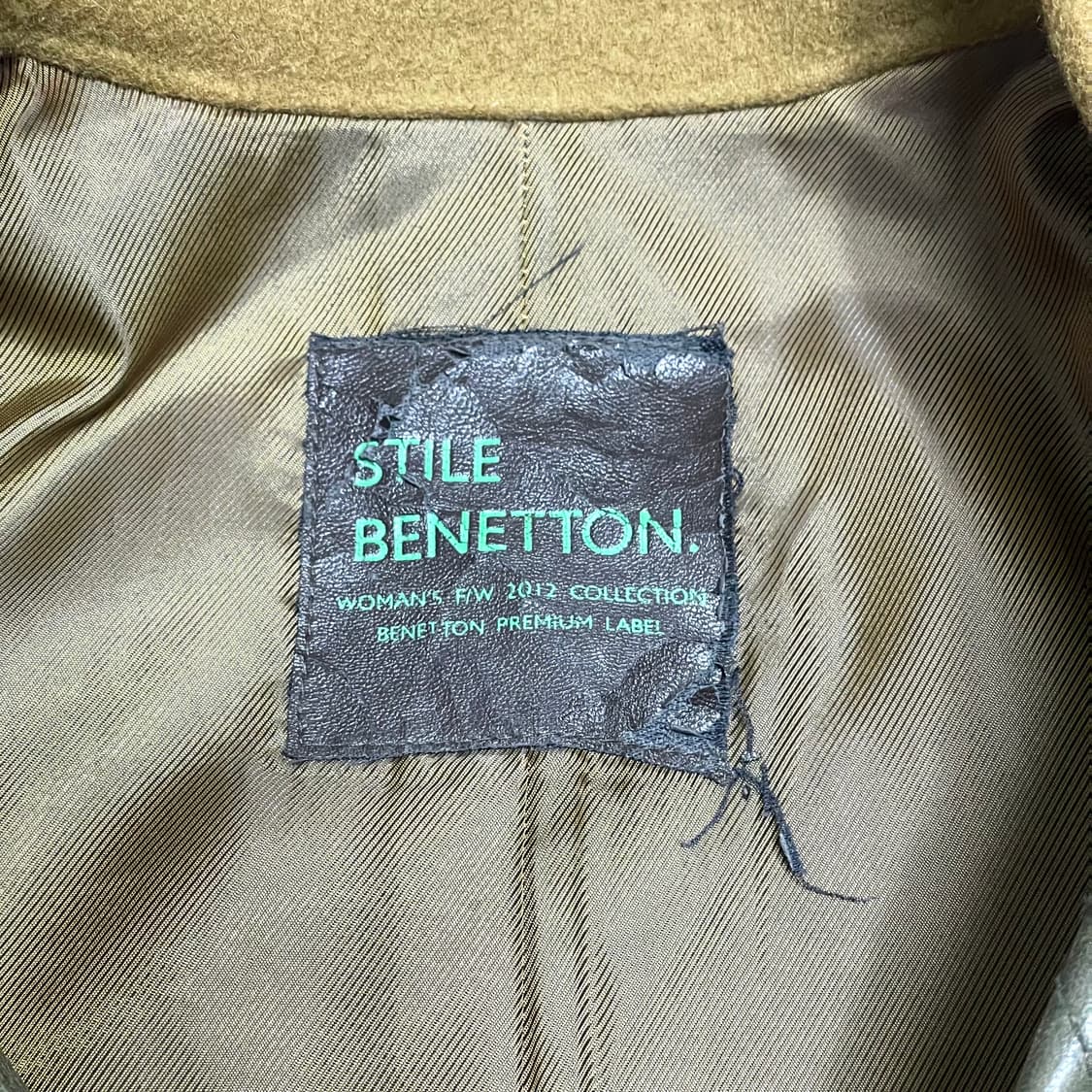 베네통 프리미엄라벨 카멜 울100 코트 여성42 상품이미지3