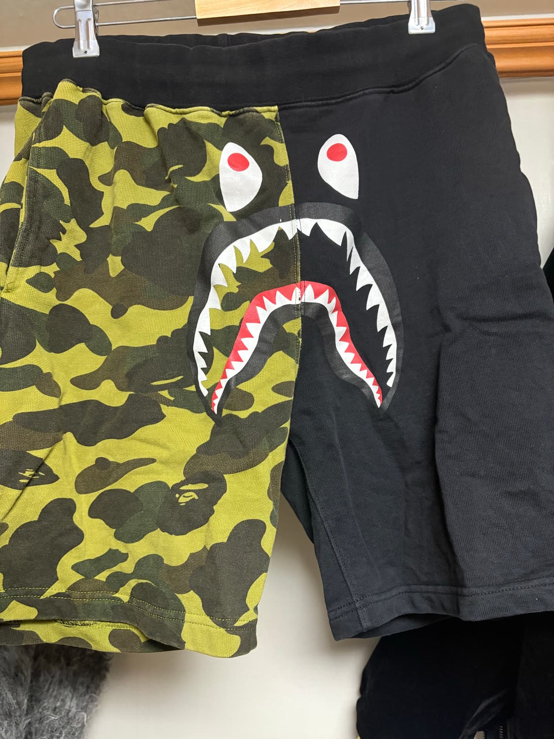 베이프 블랙 카고믹스 반바지 상품이미지1