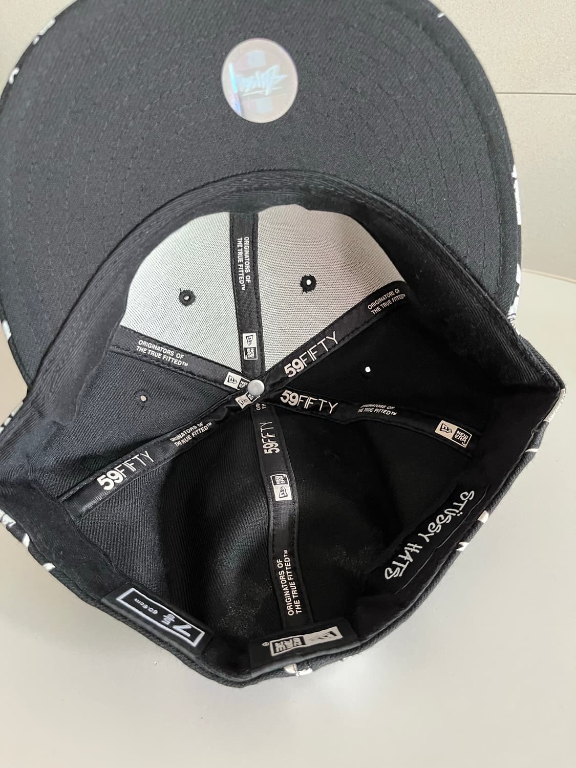 스투시 x futura new era cap 7 5/8 상품이미지8