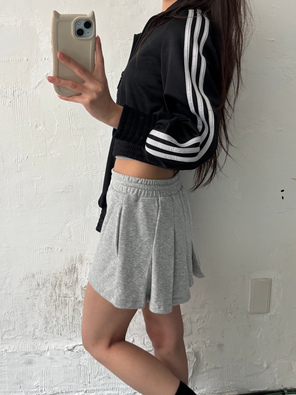 Adidas 아디다스 블랙 컬러 크롭 트랙 자켓 상품이미지4