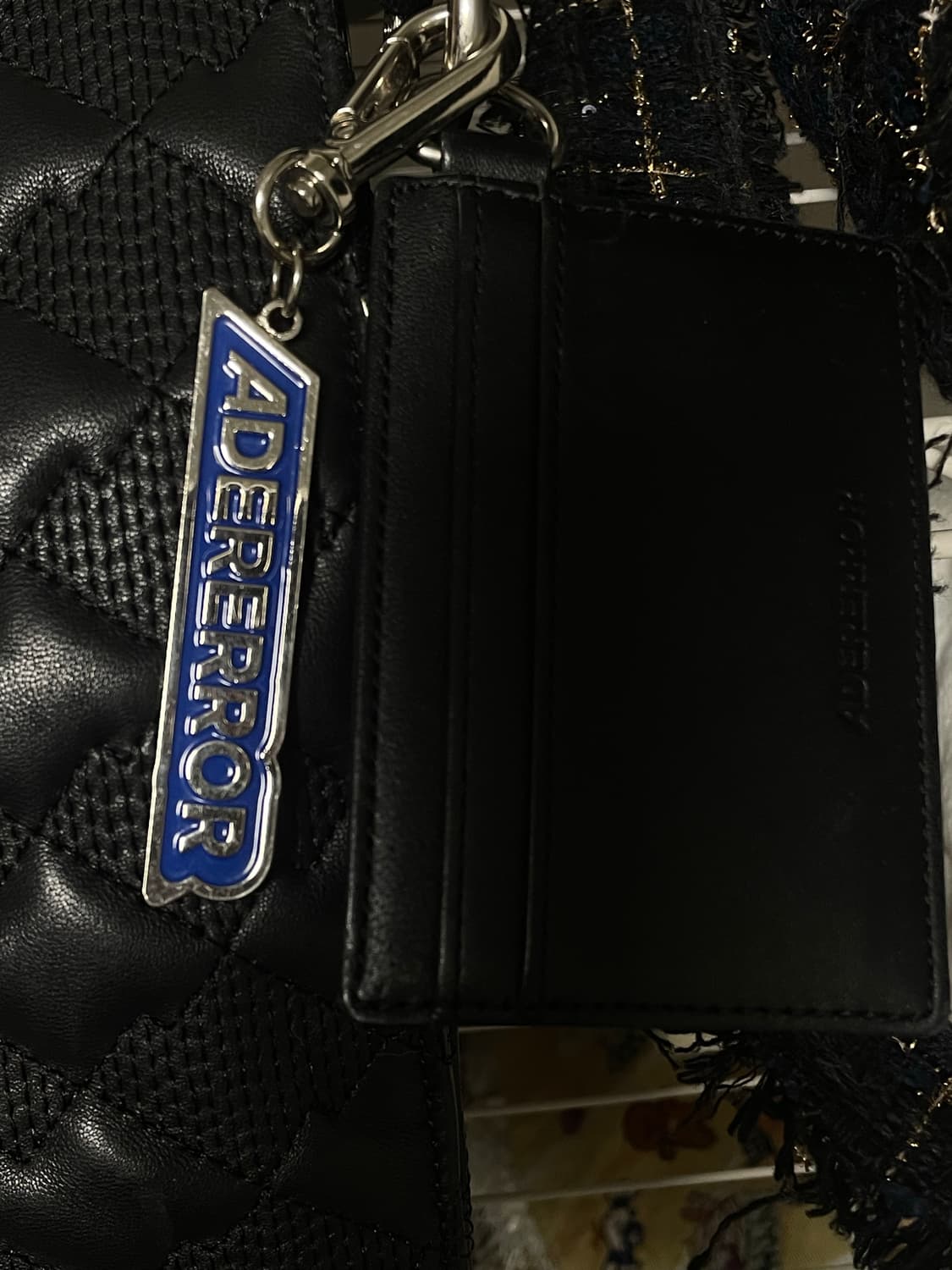 아더에러 테닛 플랫 토트백 느와르 블랙 퀼팅 카드지갑키체인포함 브레이드 상품이미지9