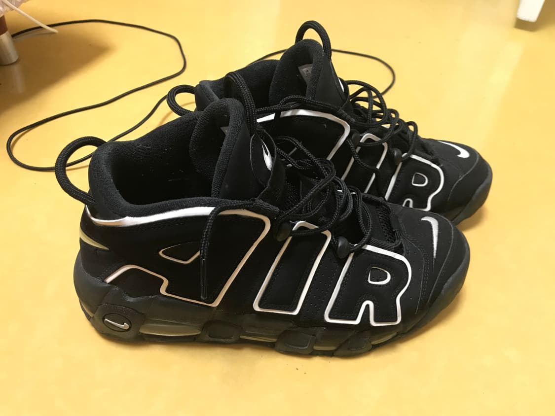 나이키 업템포 검흰 275 상품이미지1