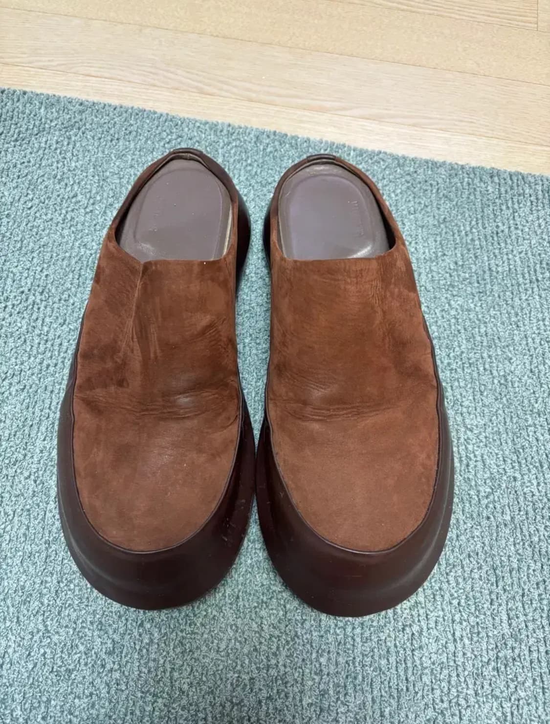 [43] 자크뮈스 Jacuemus 스웨이드 뮬 클로그 팝니다 상품이미지4