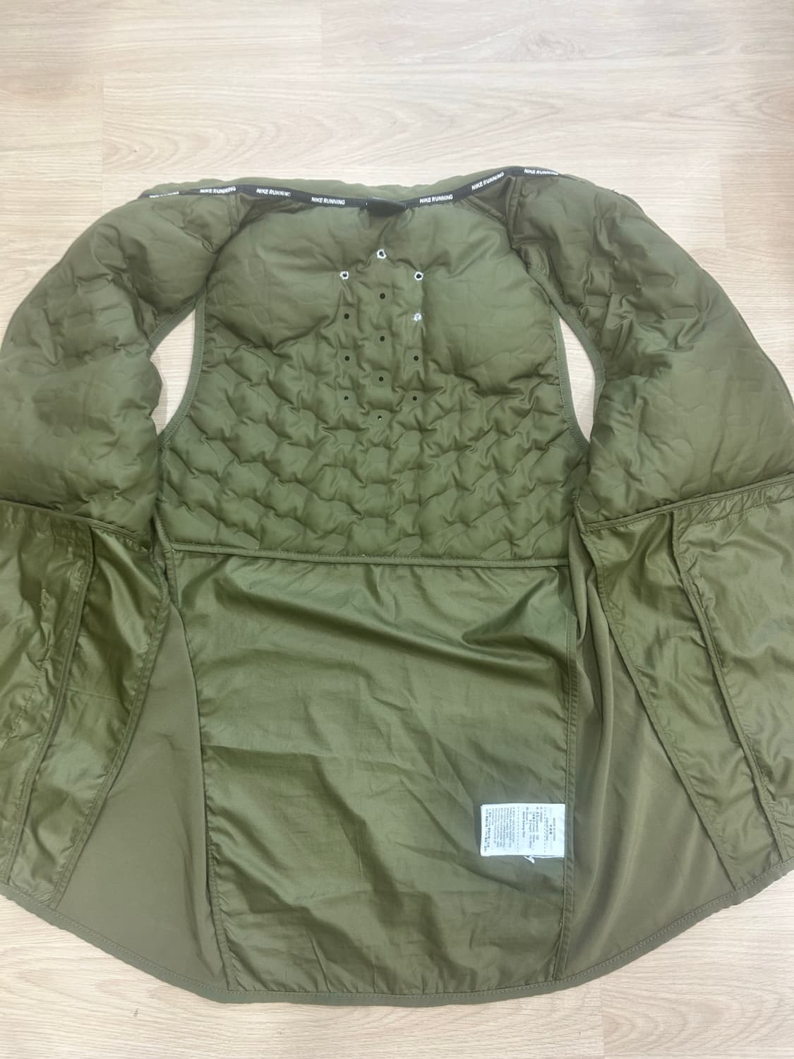 나이키 에어로프트 조끼 상품이미지3