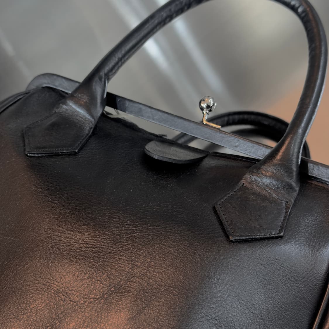 요지야마모토 Y's 블랙 메탈 클래스프 백 상품이미지3