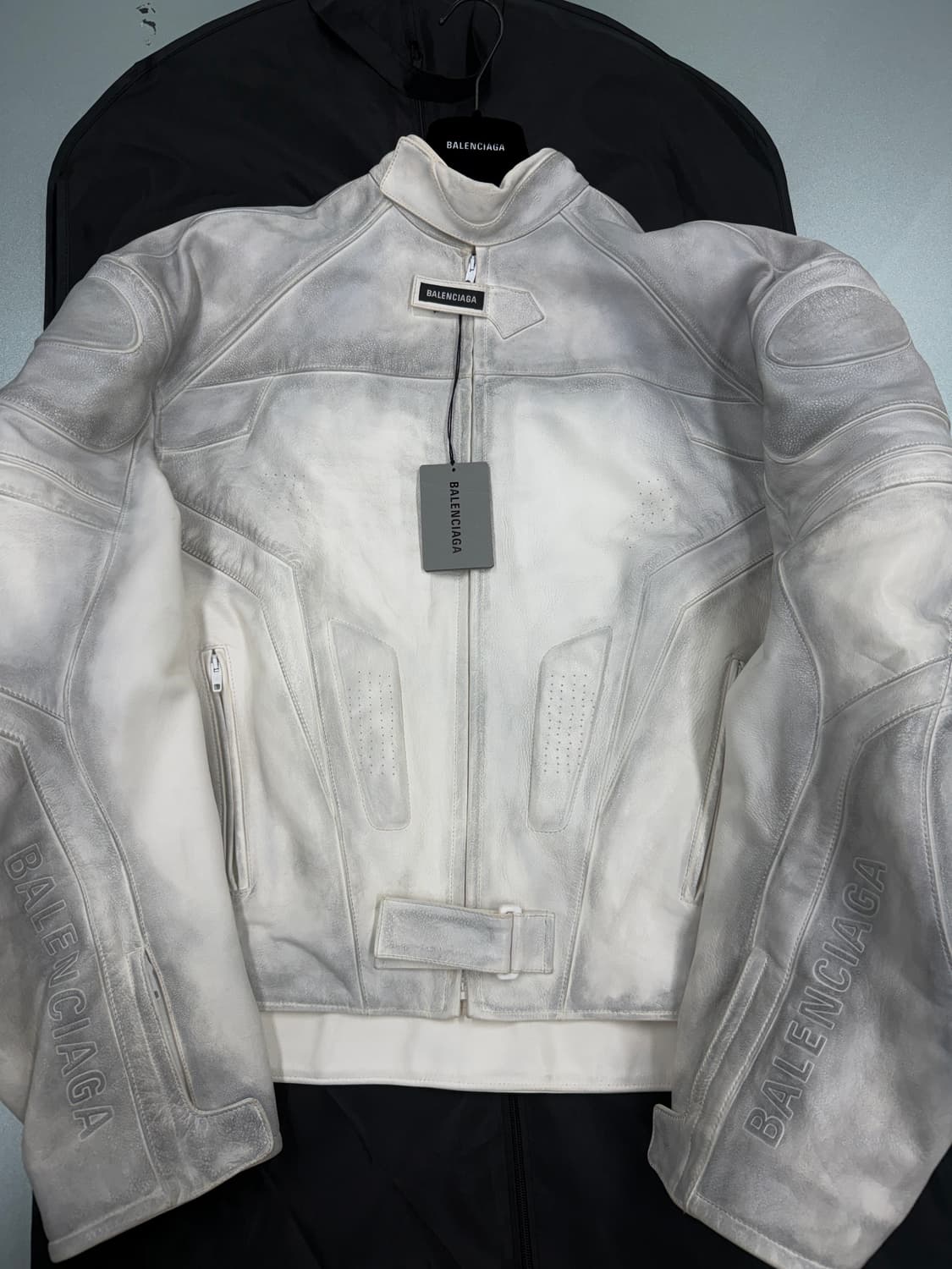 발렌시아가 23ss 머드쇼 디스트레스드 레더 바이커 자켓 1 상품이미지5