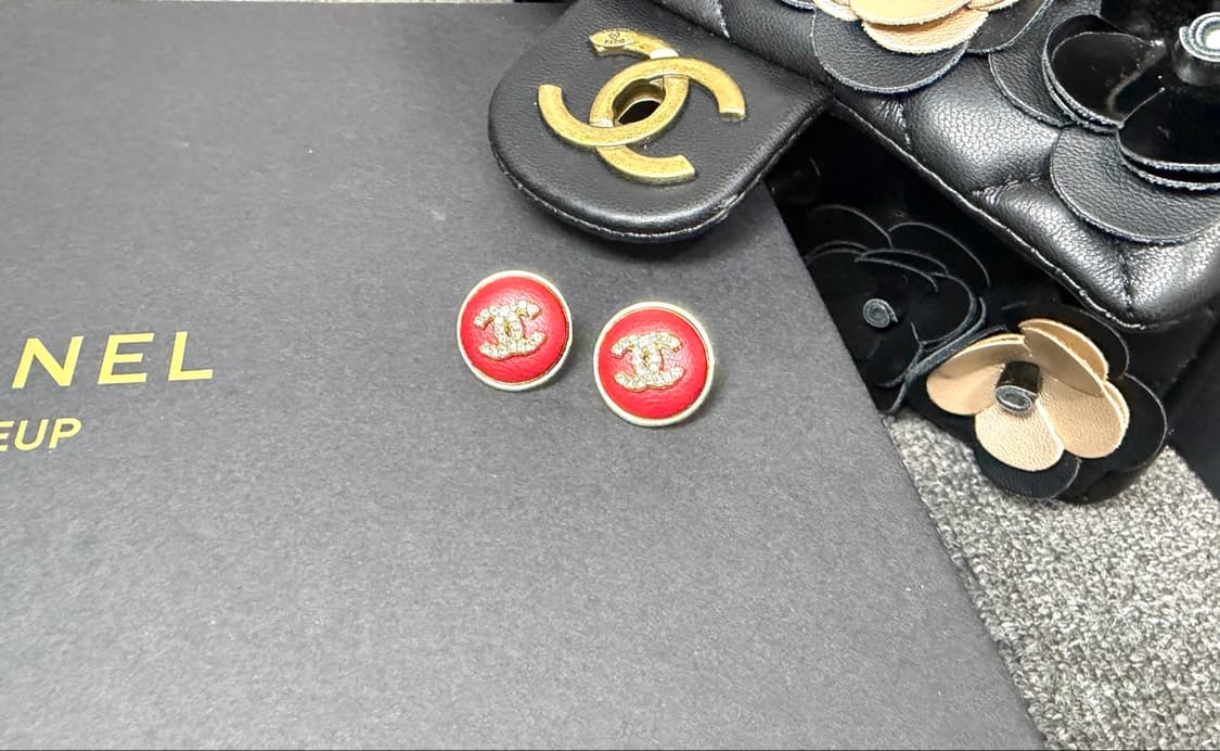 샤넬 레드 CC 포인트 이어링 상품이미지3