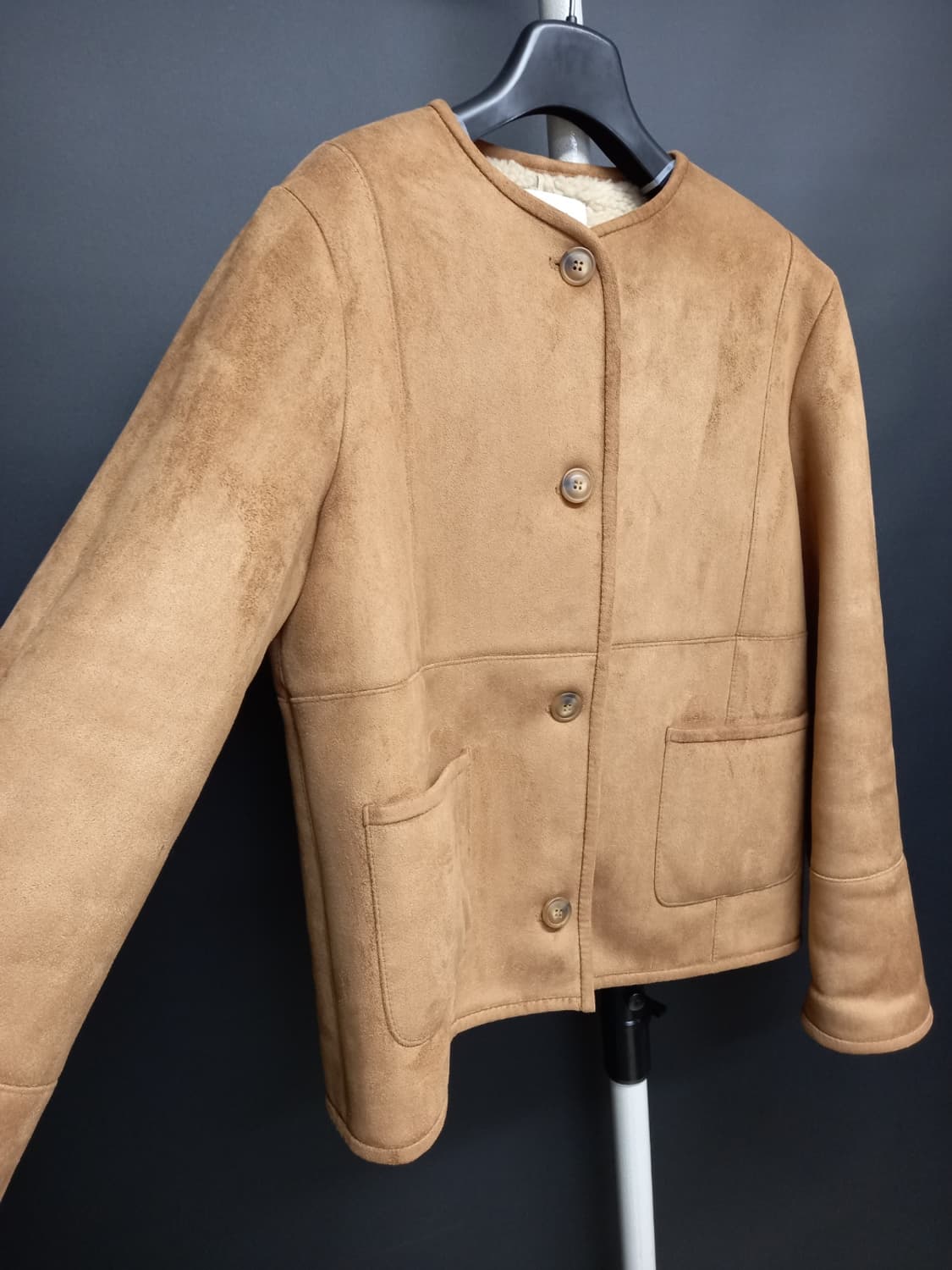 르비에르 LEVIERE 카멜 숏 무스탕 55.44 상품이미지6