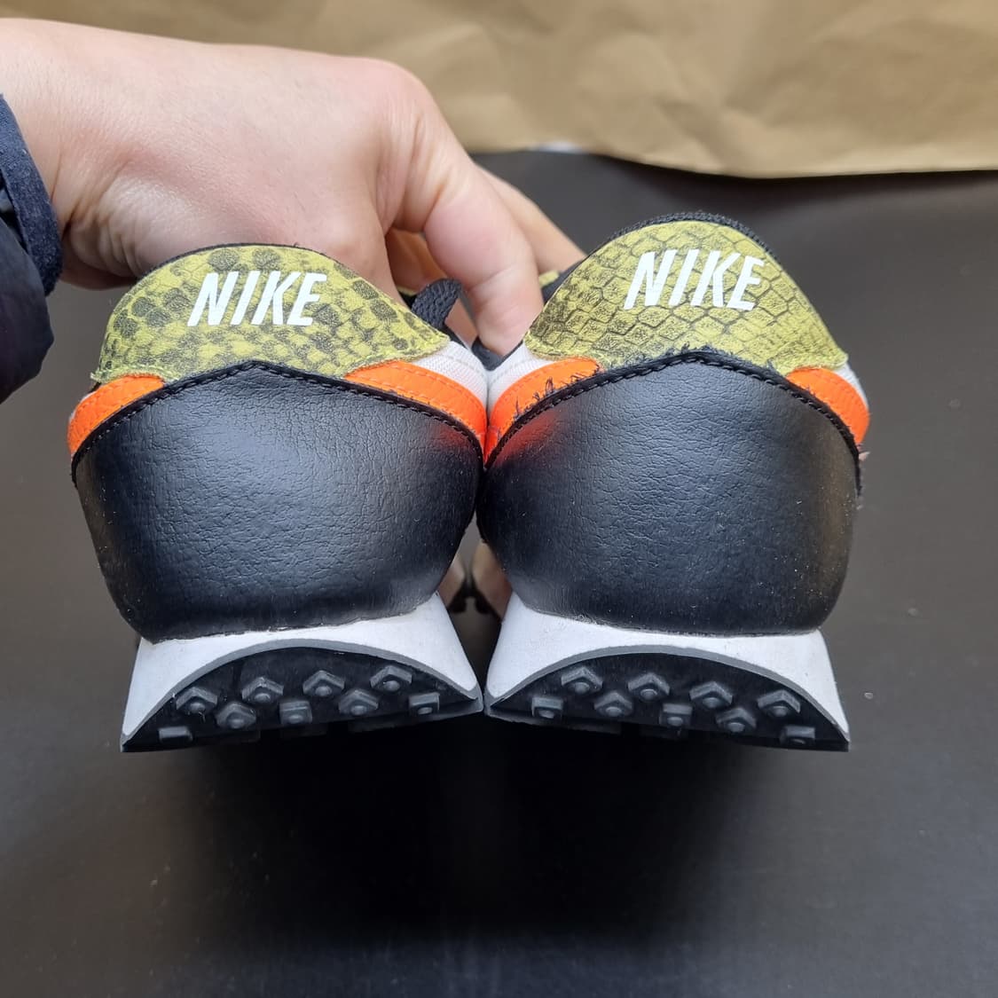 나이키 데이브레이크 뱀피 여성운동화235  상품이미지4