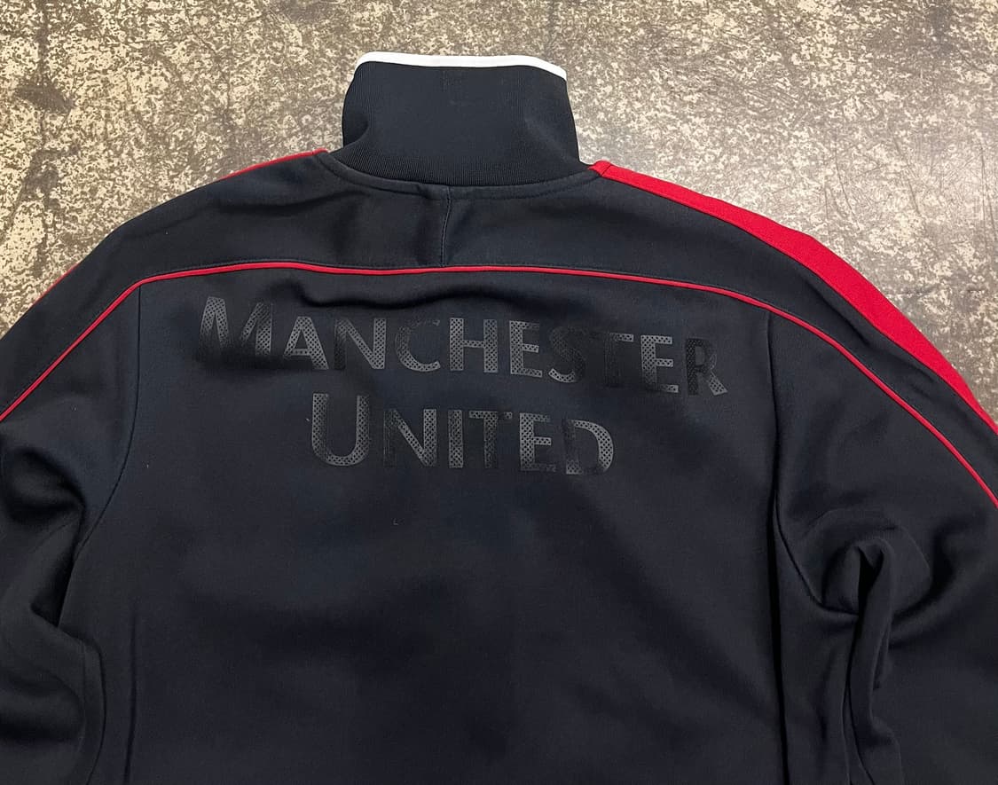 10s 나이키 맨체스터유나이티드 블랙 레드 트랙 자켓 상품이미지5