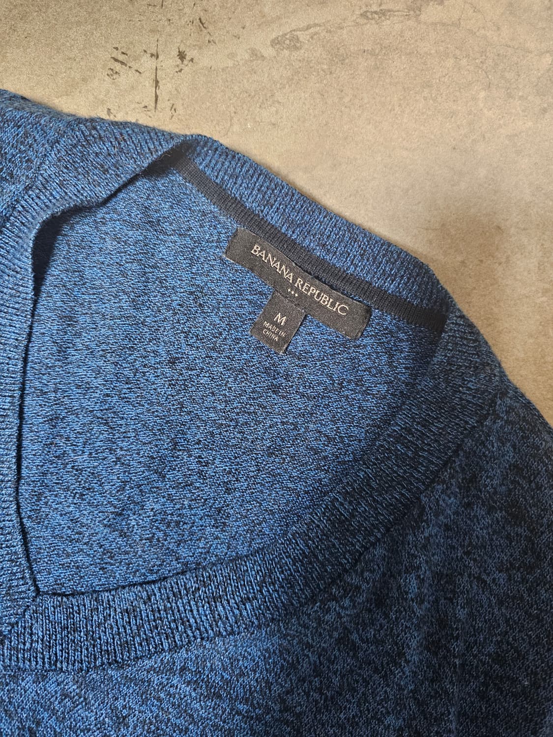 바나나리퍼블릭 V넥 네이비 니트 M 상품이미지2