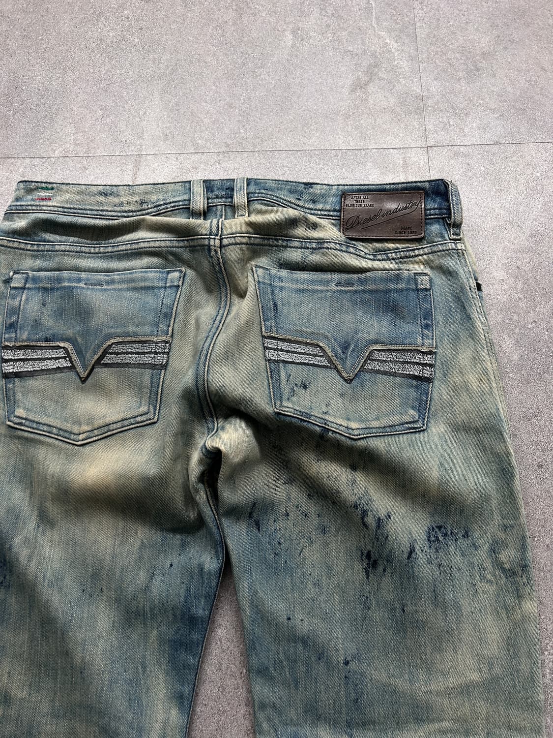 디젤 자티니 하드 워시드 더티 페인트 데님 상품이미지8