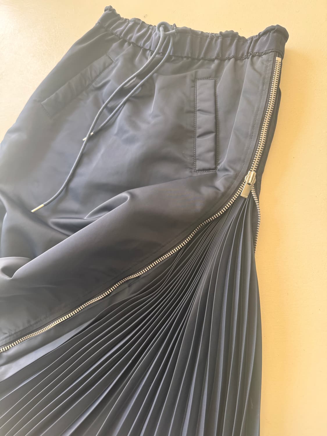 사카이 네이비컬러 폴리 시그니쳐 스커트 사이즈 1 상품이미지2