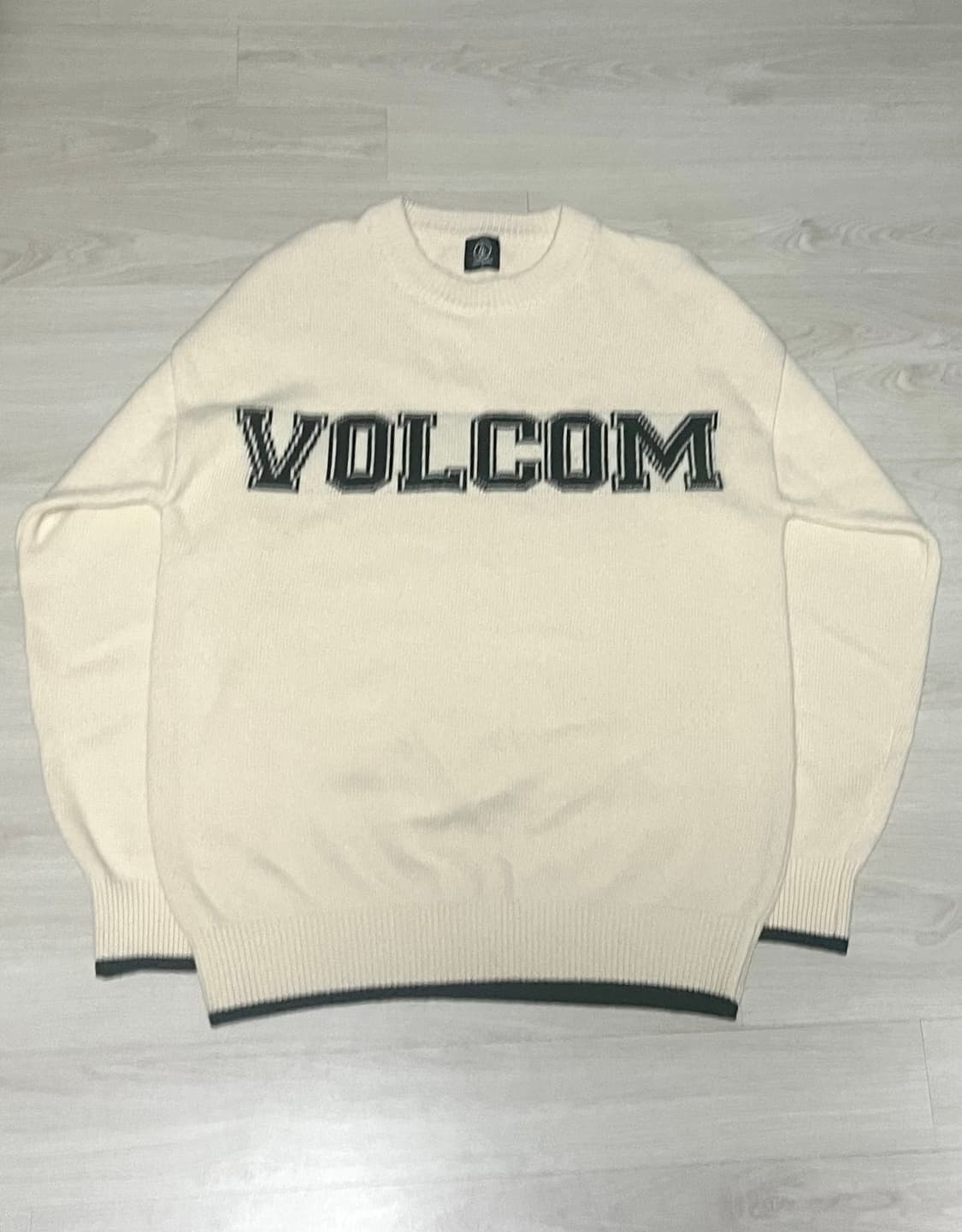 볼컴 레터링 로고 니트 상품이미지1