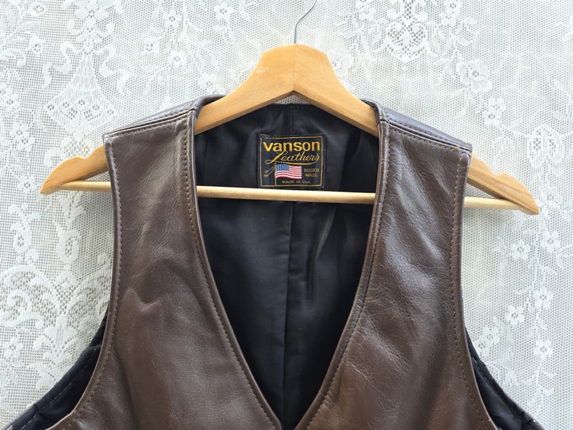 밴슨 레더 가죽 아일렛 베스트 (made in usa) 상품이미지2