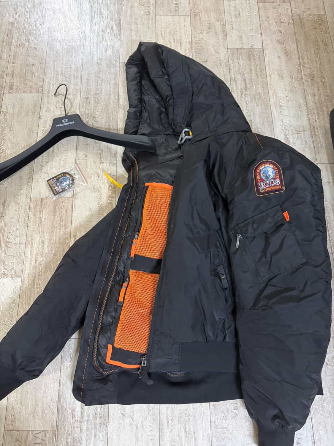 파라점퍼스 패딩 23년식 M 새상품급 상품이미지1