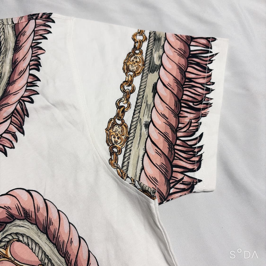 모스키노 화이트 프린팅 반팔 티셔츠 상품이미지3