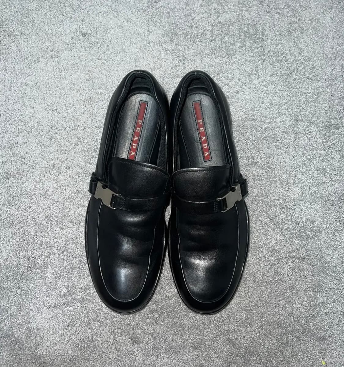 프라다 스포츠 버클 로퍼 구매합니다 상품이미지1