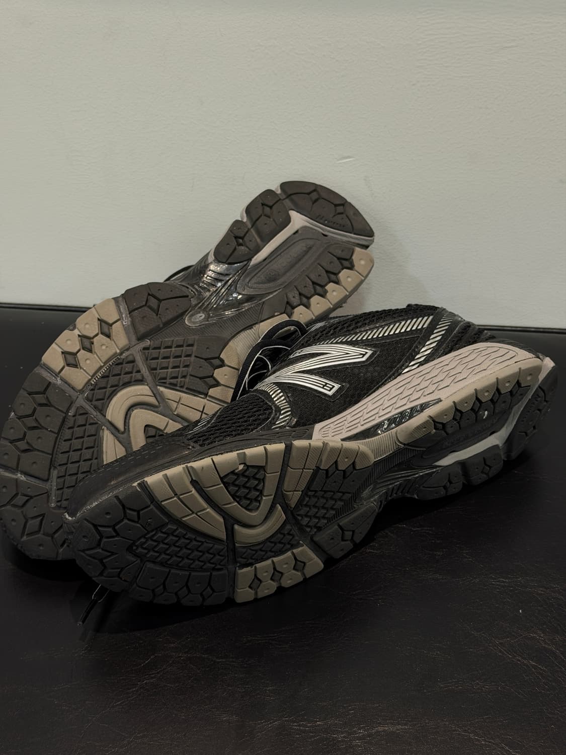 뉴발란스 860v2 블랙 그레이290 상품이미지3