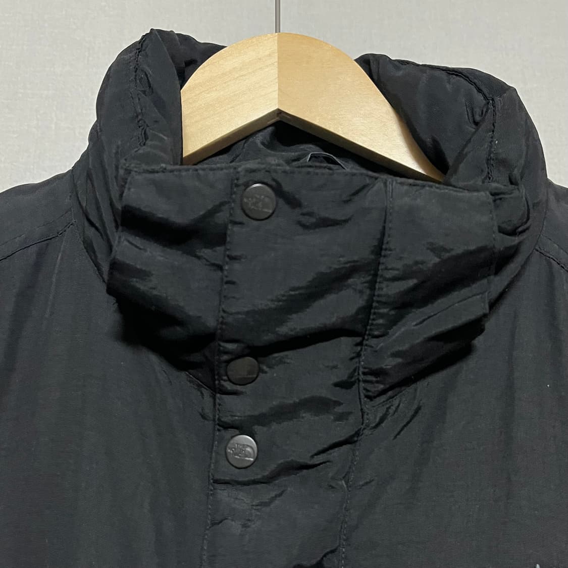 노스페이스 블랙 다운 패딩 100 상품이미지4