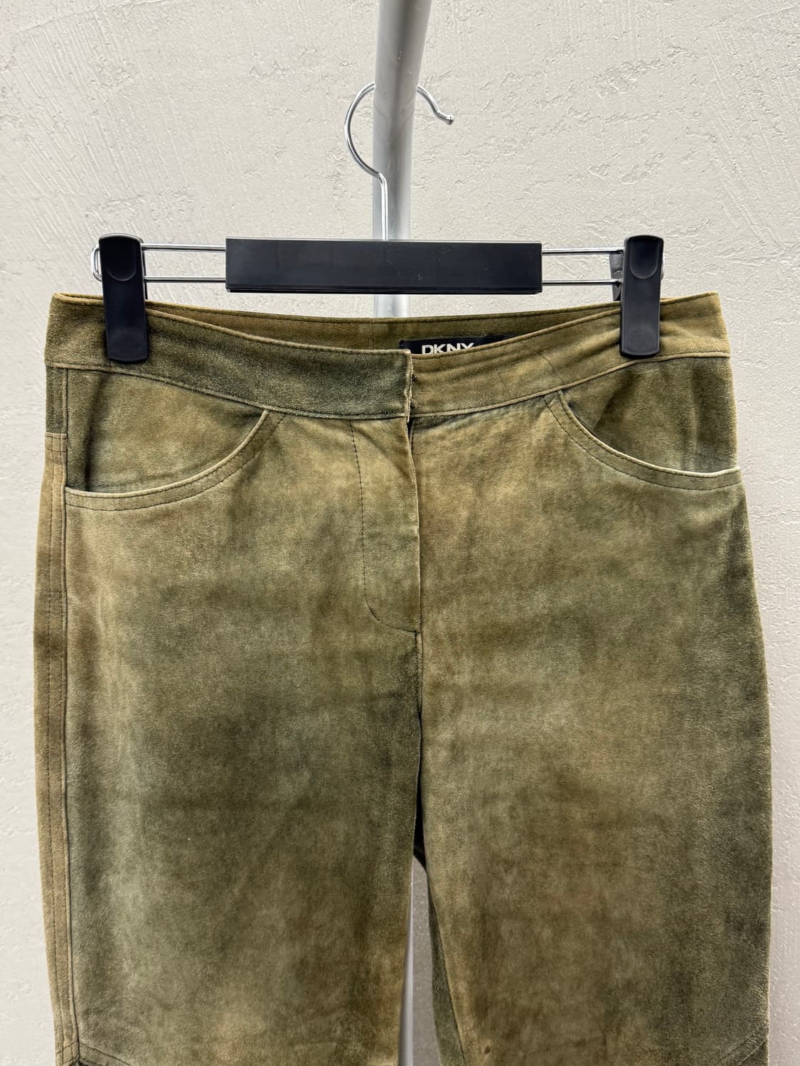 DKNY 카키 리얼레더 스웨이드 바지 사이즈 4 상품이미지4