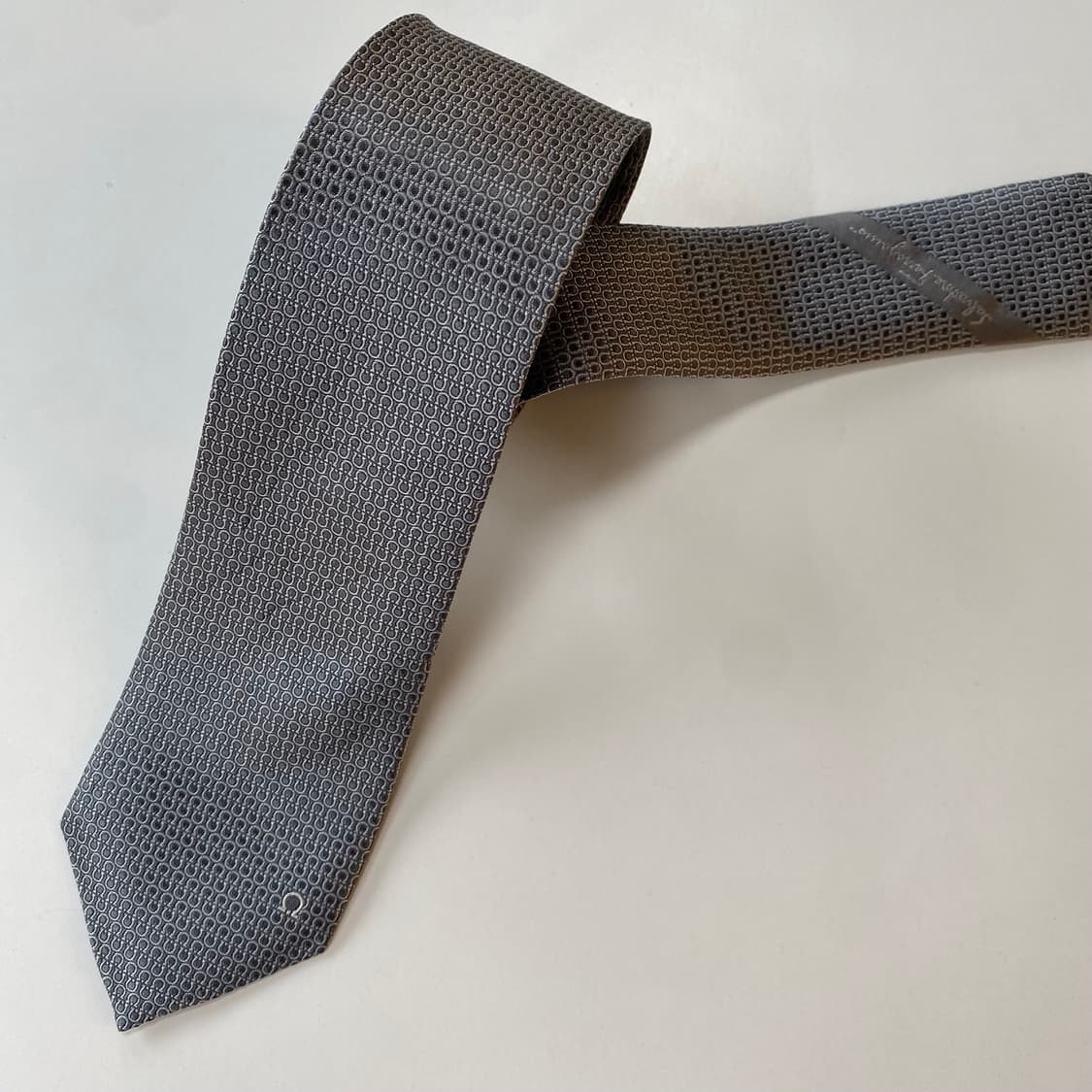 신형 페레가모(Ferragamo) 모노그램 명품 정품넥타이7.3cm 상품이미지4