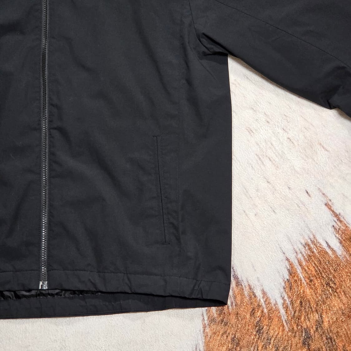 데상트 블랙 바람막이 자켓 상품이미지4