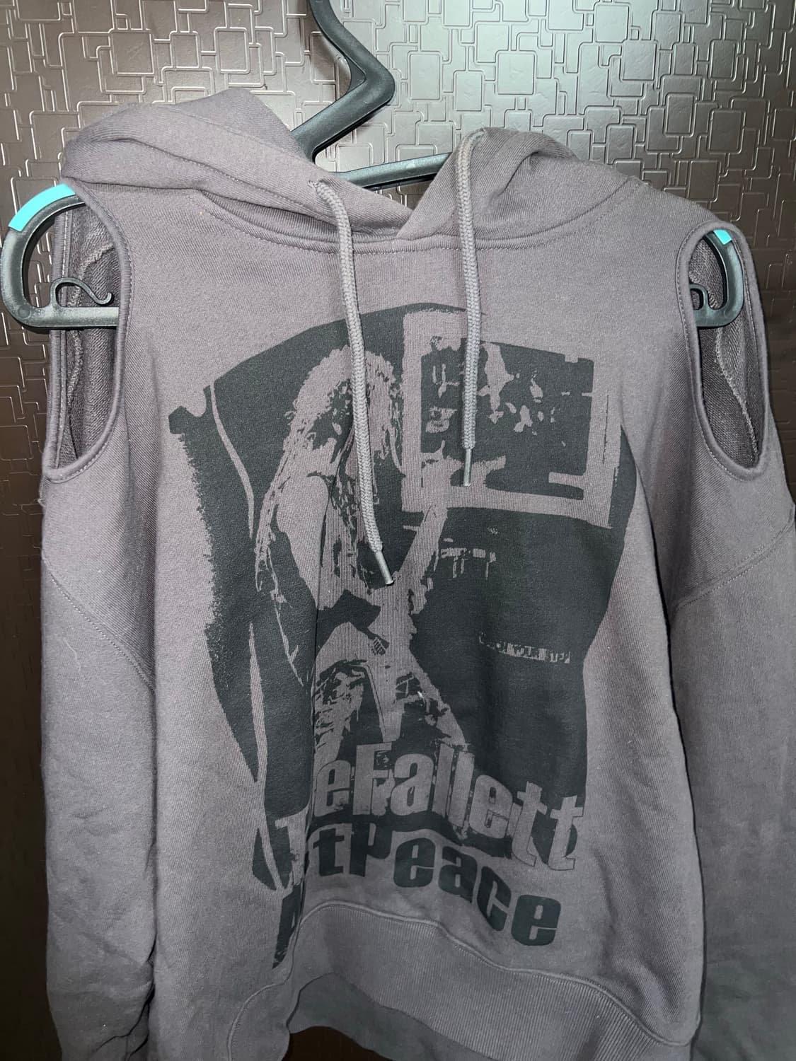 팔렛 컷아웃 숄더 그런지 후드차콜 M (어깨트임) 상품이미지3