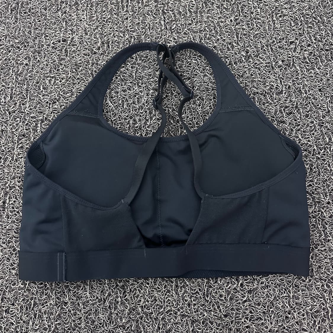 NIKE 나이키 여성 스우시 패드 스포츠 브라 L 상품이미지4