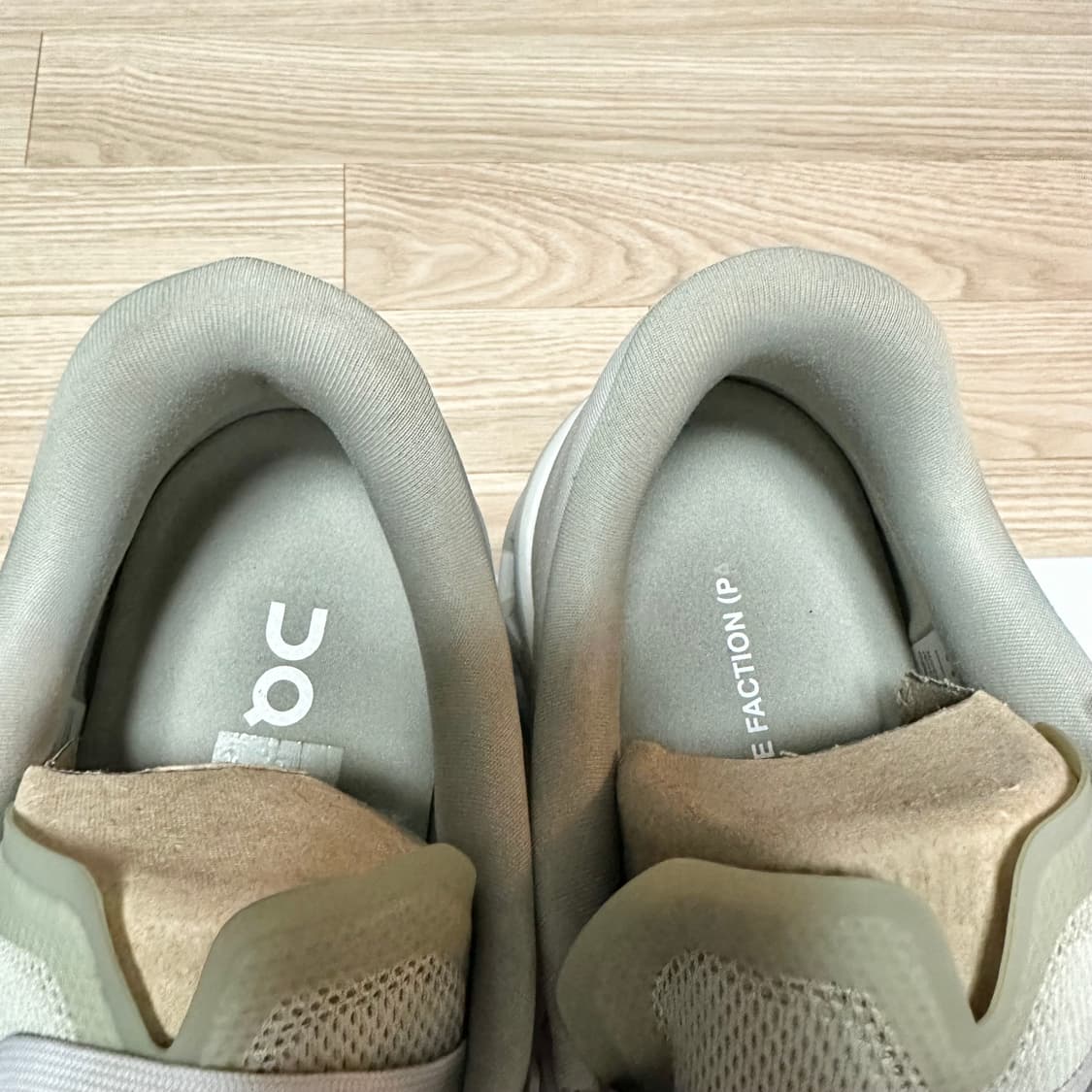 온 러닝 x 파프 클라우드몬스터 2 문더스트 US11.5 상품이미지7