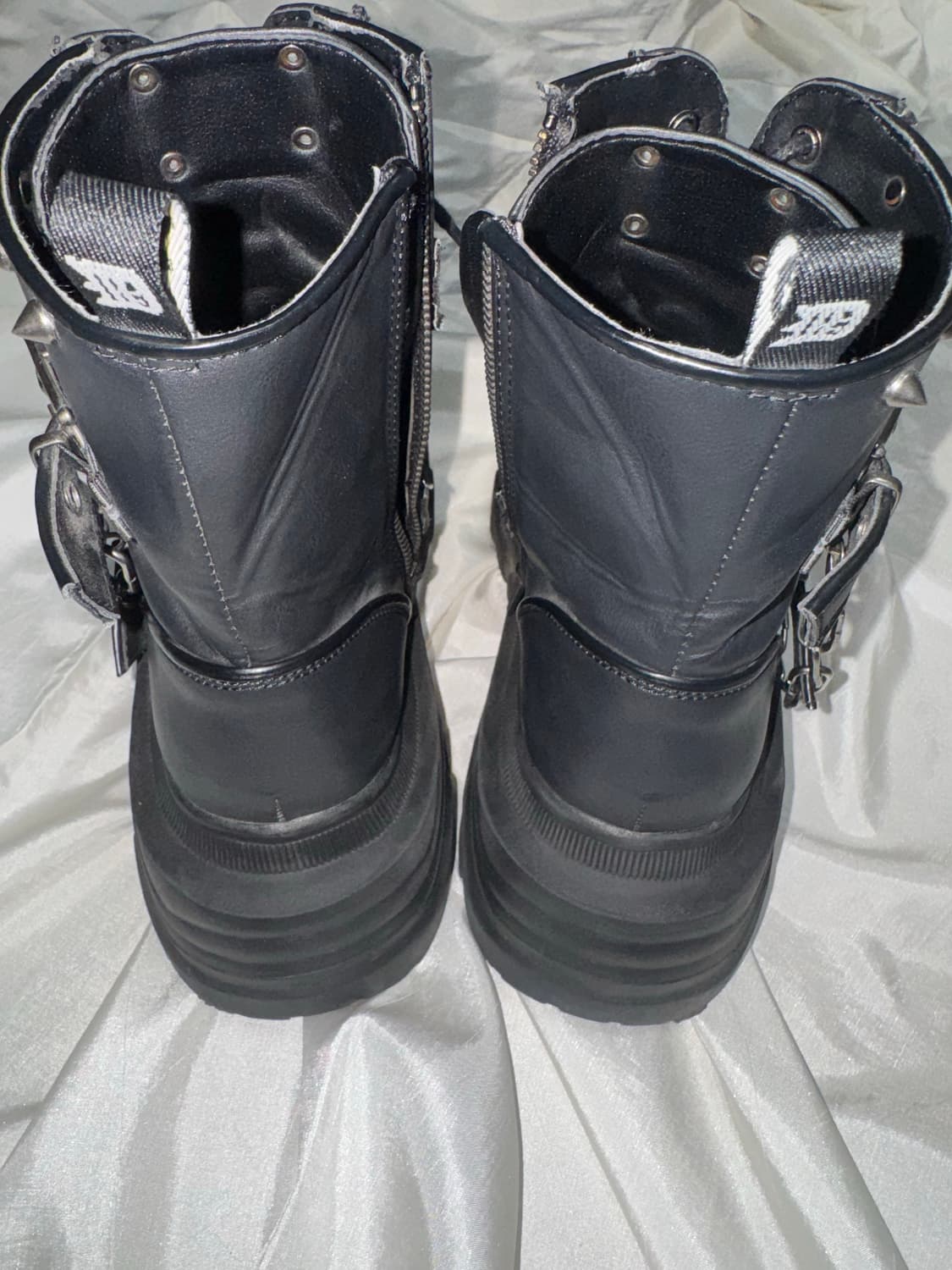 데모니아 에코-60 플레어 어글리 플랫폼 체인 앵클부츠 상품이미지6