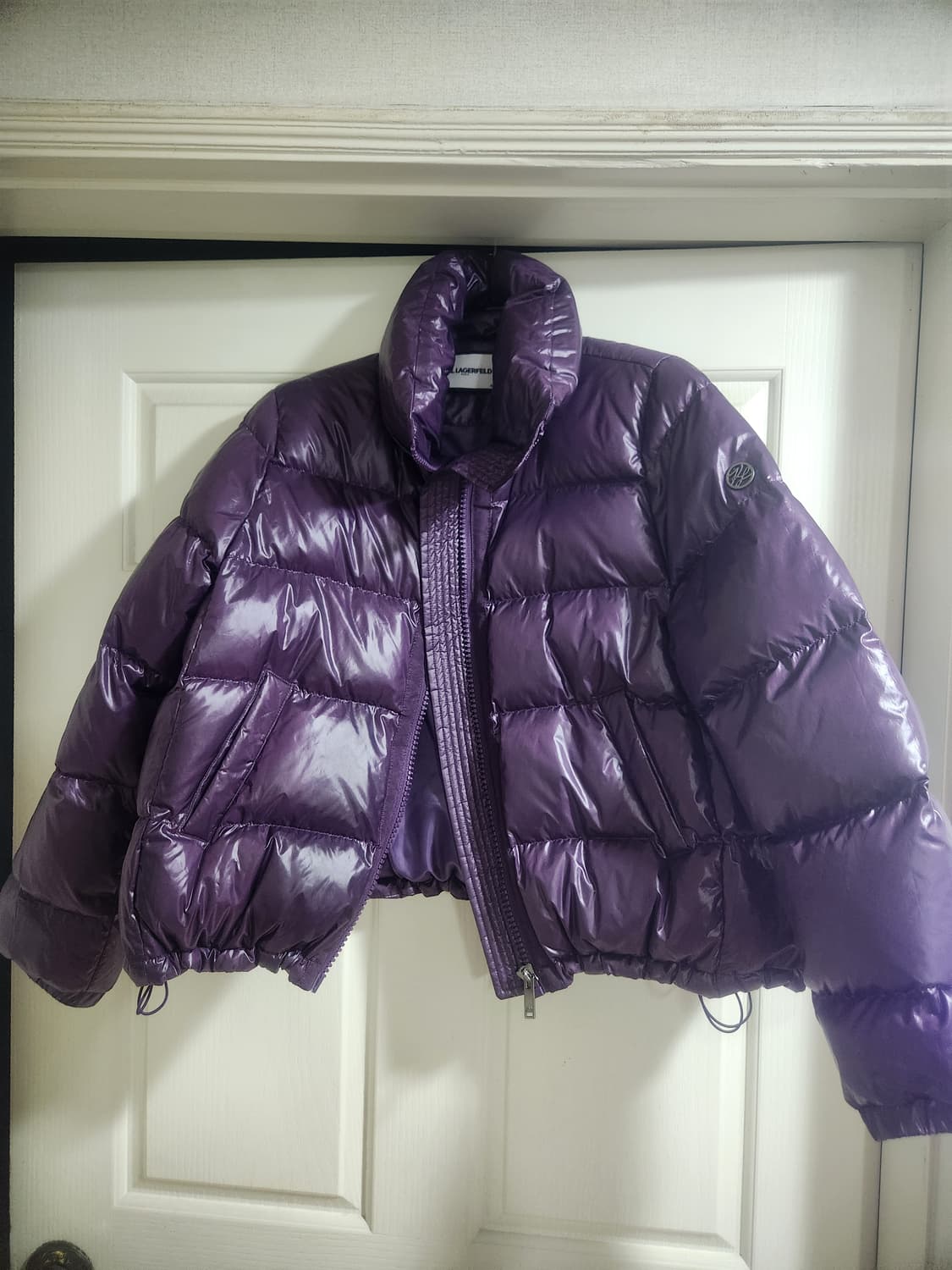 칼 라거펠트 퍼플 광택 숏패딩 상품이미지1