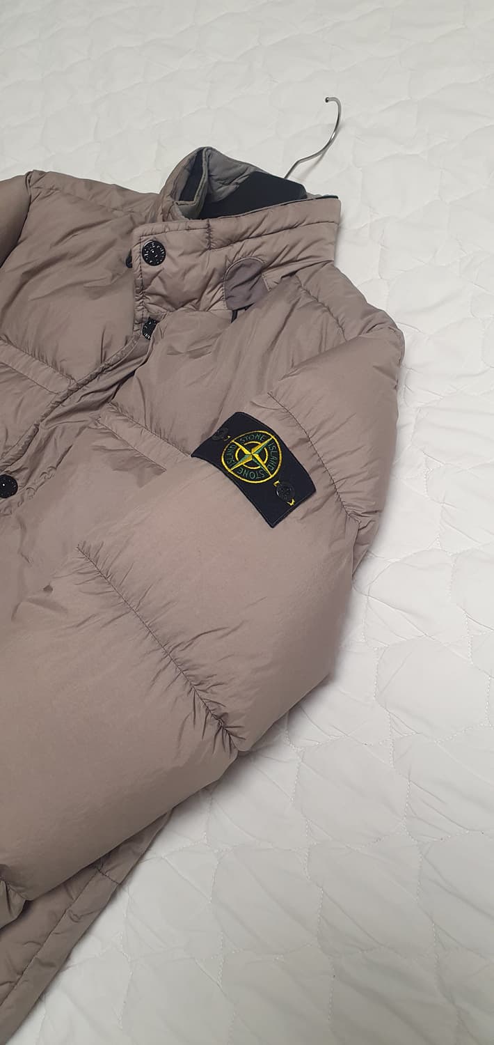 스톤아일랜드 20FW 크링클랩스 논후드 패딩(머드베이지,L) 상품이미지4