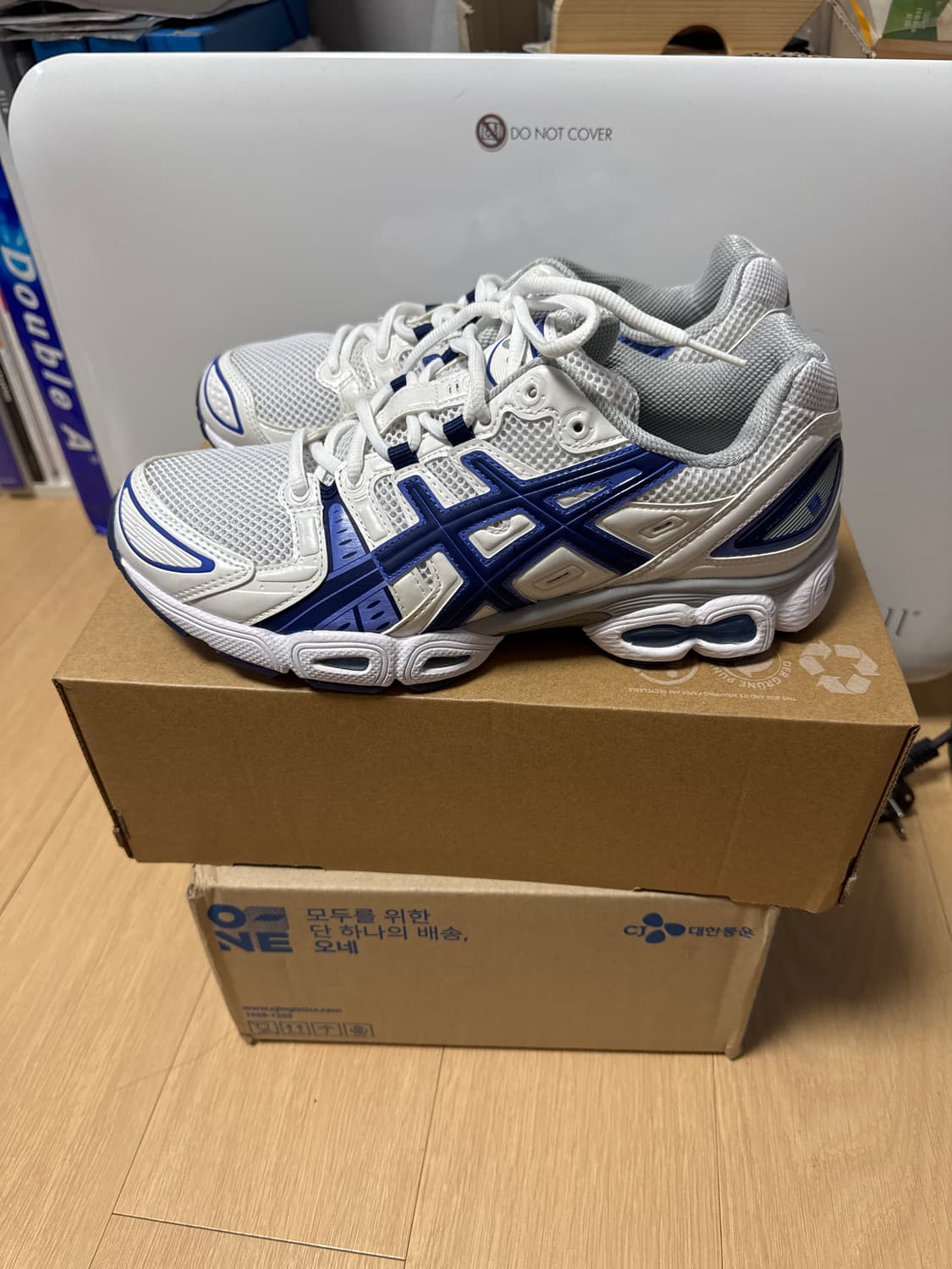 아식스 젤 님버스 9 270mm 화이트 인디고 블루 한번도 착용안한 새상 상품이미지1